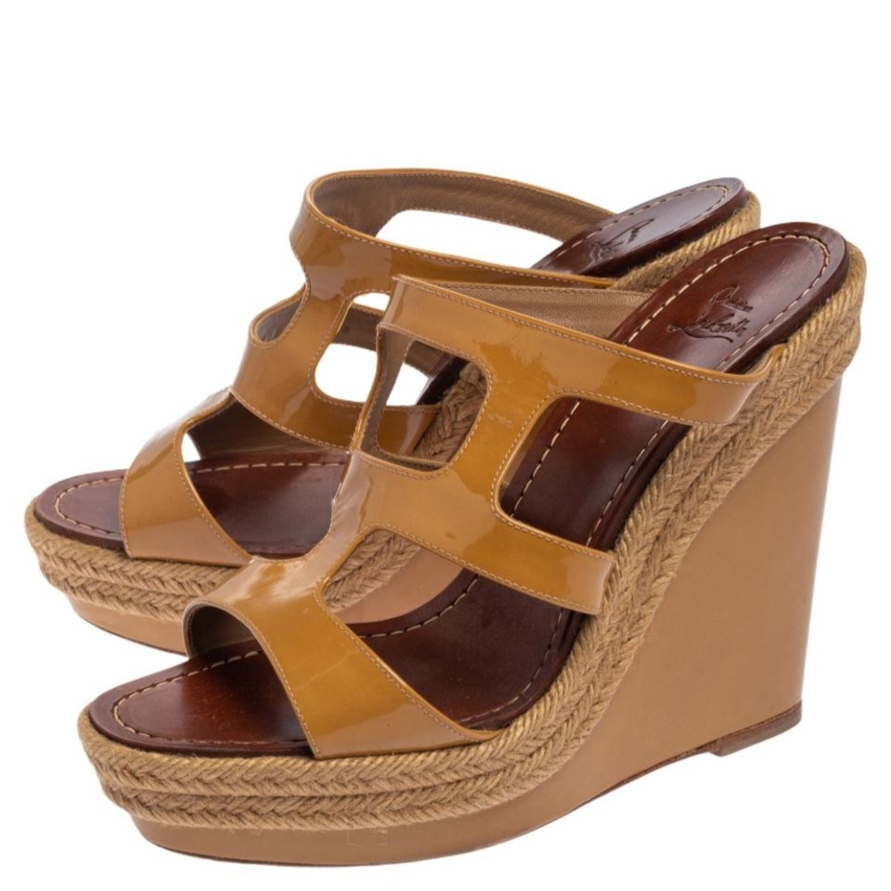 ✨Sold✨ Christian Louboutin Bilbao Camel Patent Calf Leather Wedge Size 37